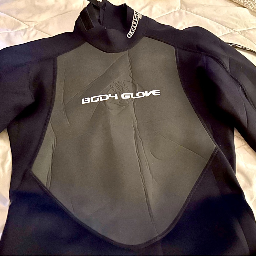 Body Glove Men’s wetsuit size M/L